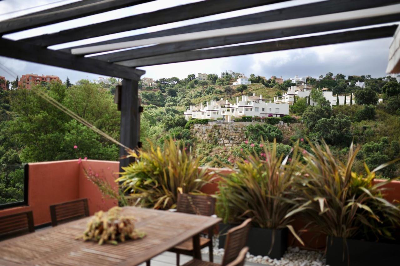 Bright Apartment In The Hills Of Elviria Málaga Exteriör bild