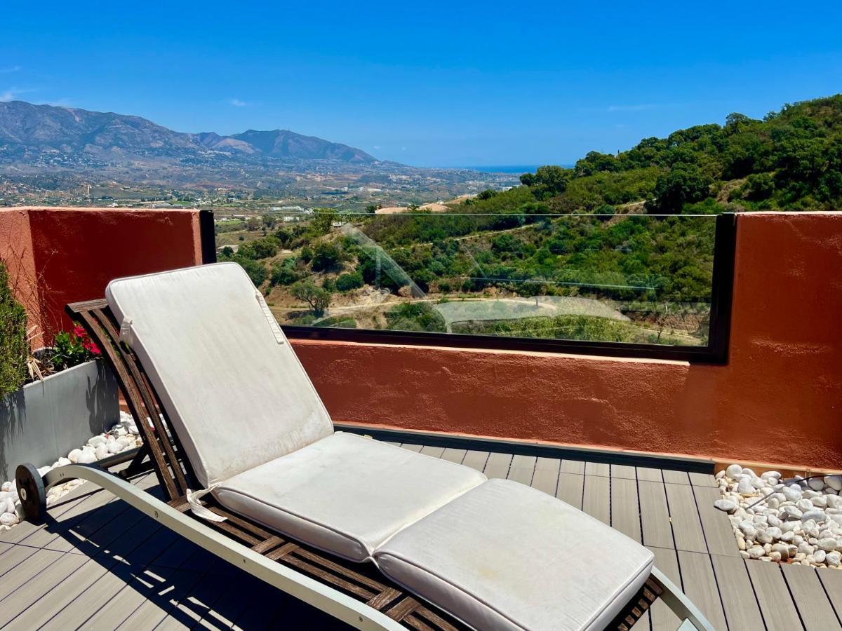 Bright Apartment In The Hills Of Elviria Málaga Exteriör bild
